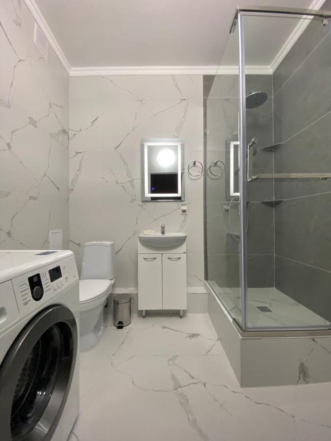 Apartment in the city centre Akmola Esterno foto