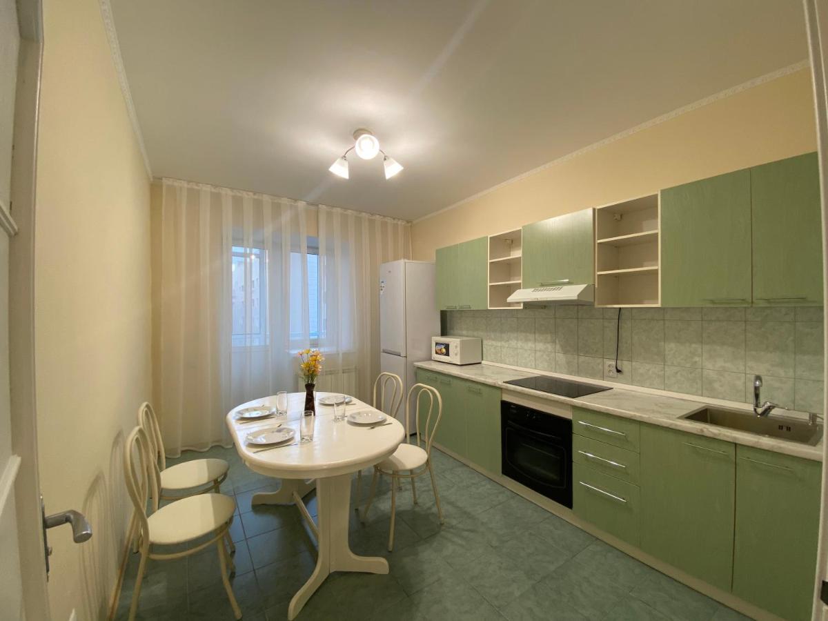 Apartment in the city centre Akmola Esterno foto