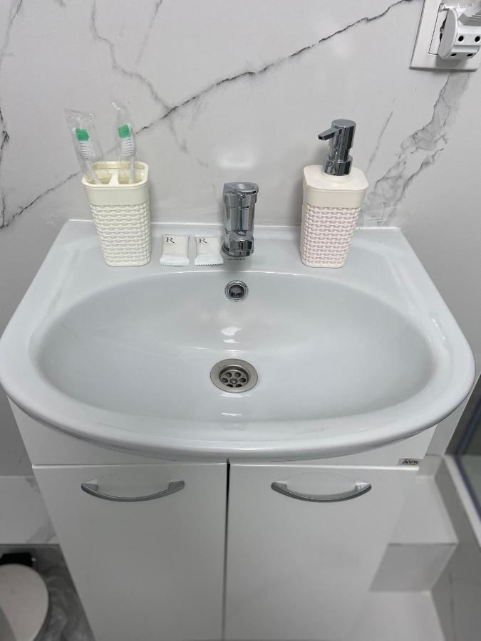 Apartment in the city centre Akmola Esterno foto