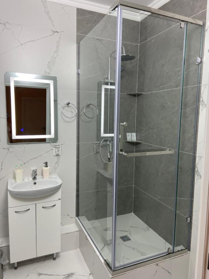 Apartment in the city centre Akmola Esterno foto